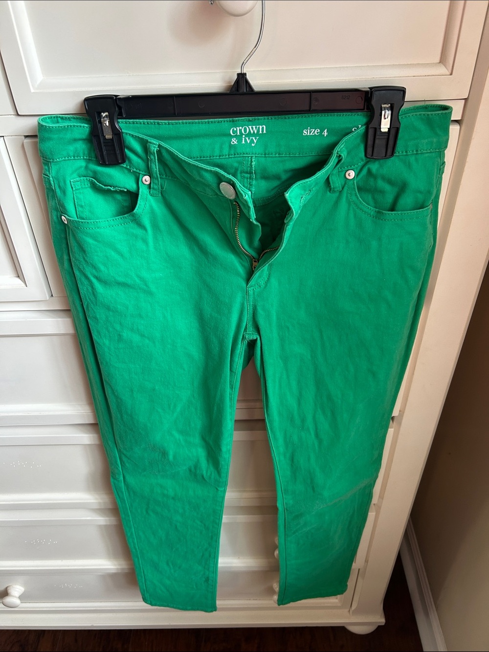 crown & ivy Kelly Green Skinny Jeans